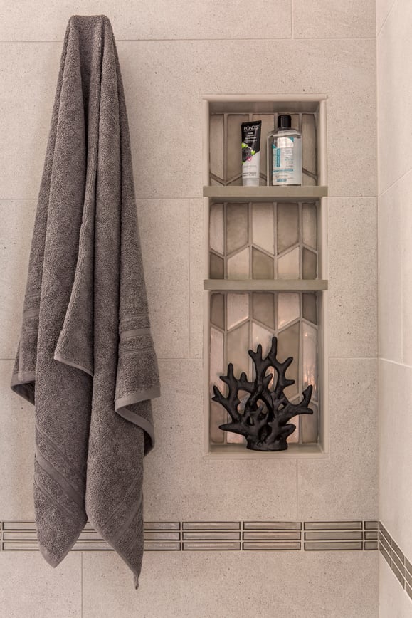 A Curbless Shower Transforms a 1997 Master Bath