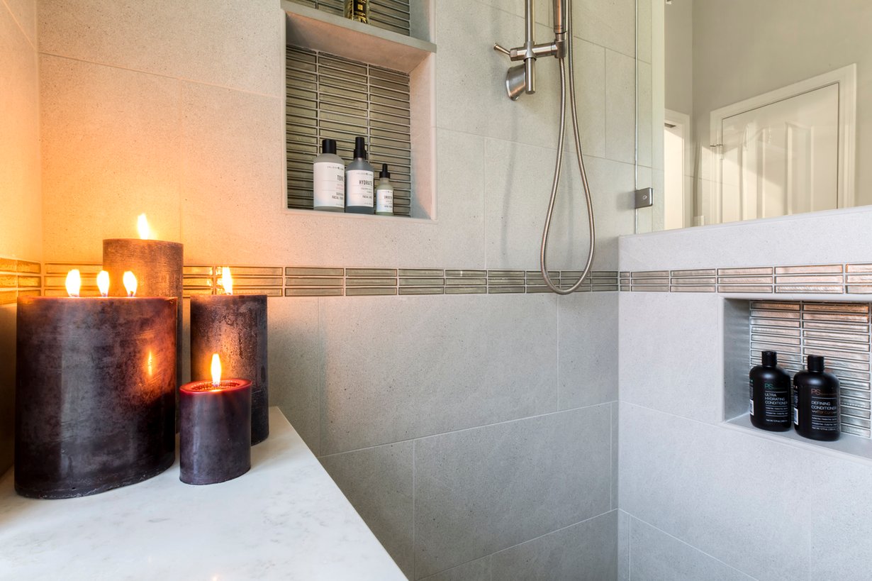A Curbless Shower Transforms a 1997 Master Bath