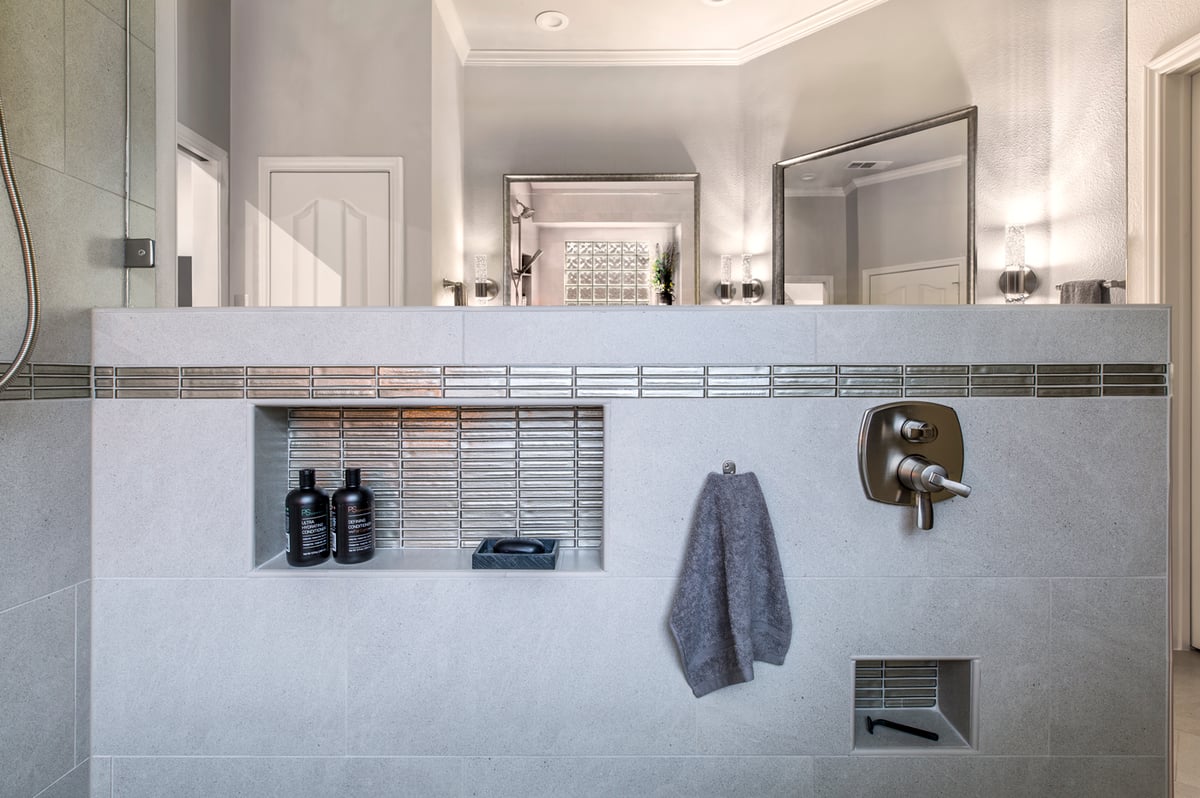 A Curbless Shower Transforms a 1997 Master Bath