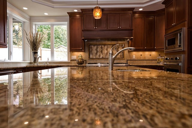 Natural Stone vs. Engineered Stone: What is best for Kitchen Counters?