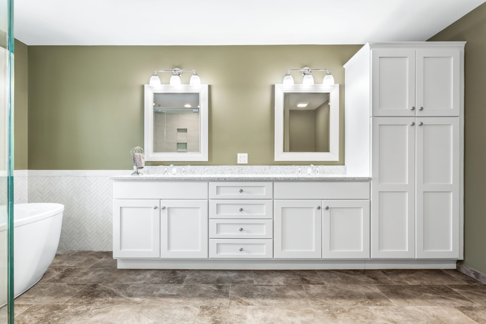 Organizing Small Bathrooms