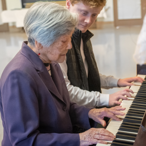 The Benefits of Music Therapy for Brain Health in Seniors