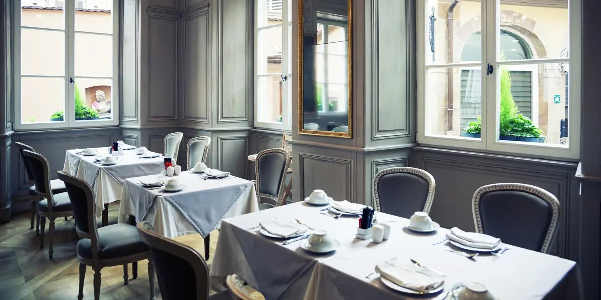 Food Delivery Strategy for Old-school Restaurateurs