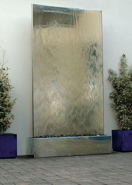 reflective-wall-for-backyard