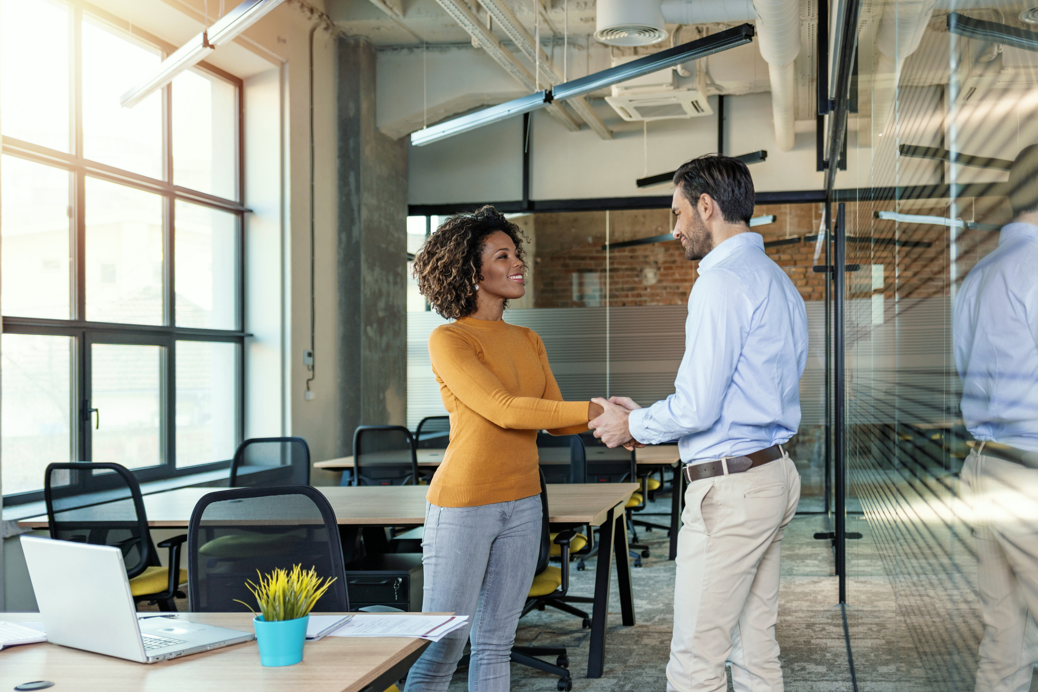 How to Bridge the Knowledge Gap When Onboarding New Hires