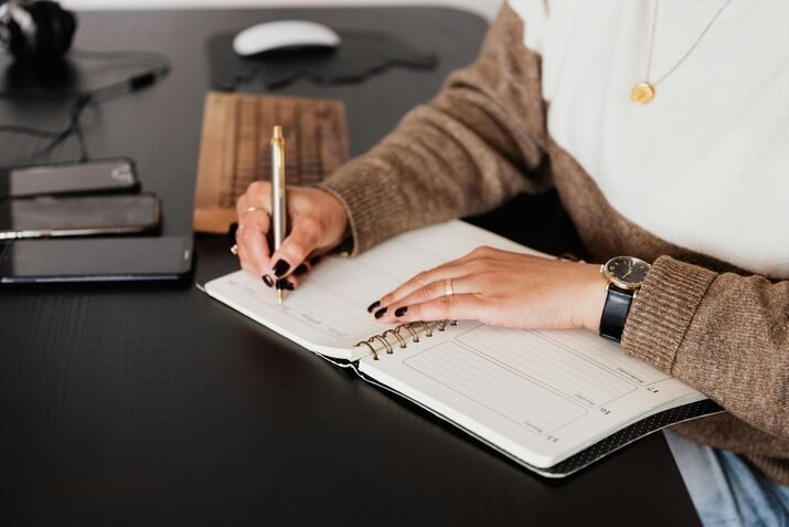 The Complete Salesforce End-to-End Implementation Handbook: Transform Your Business with Astreca